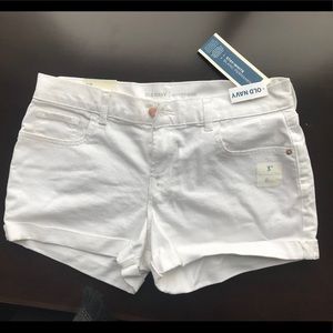 🆕 Old Navy White Denim Shorts - Size 12